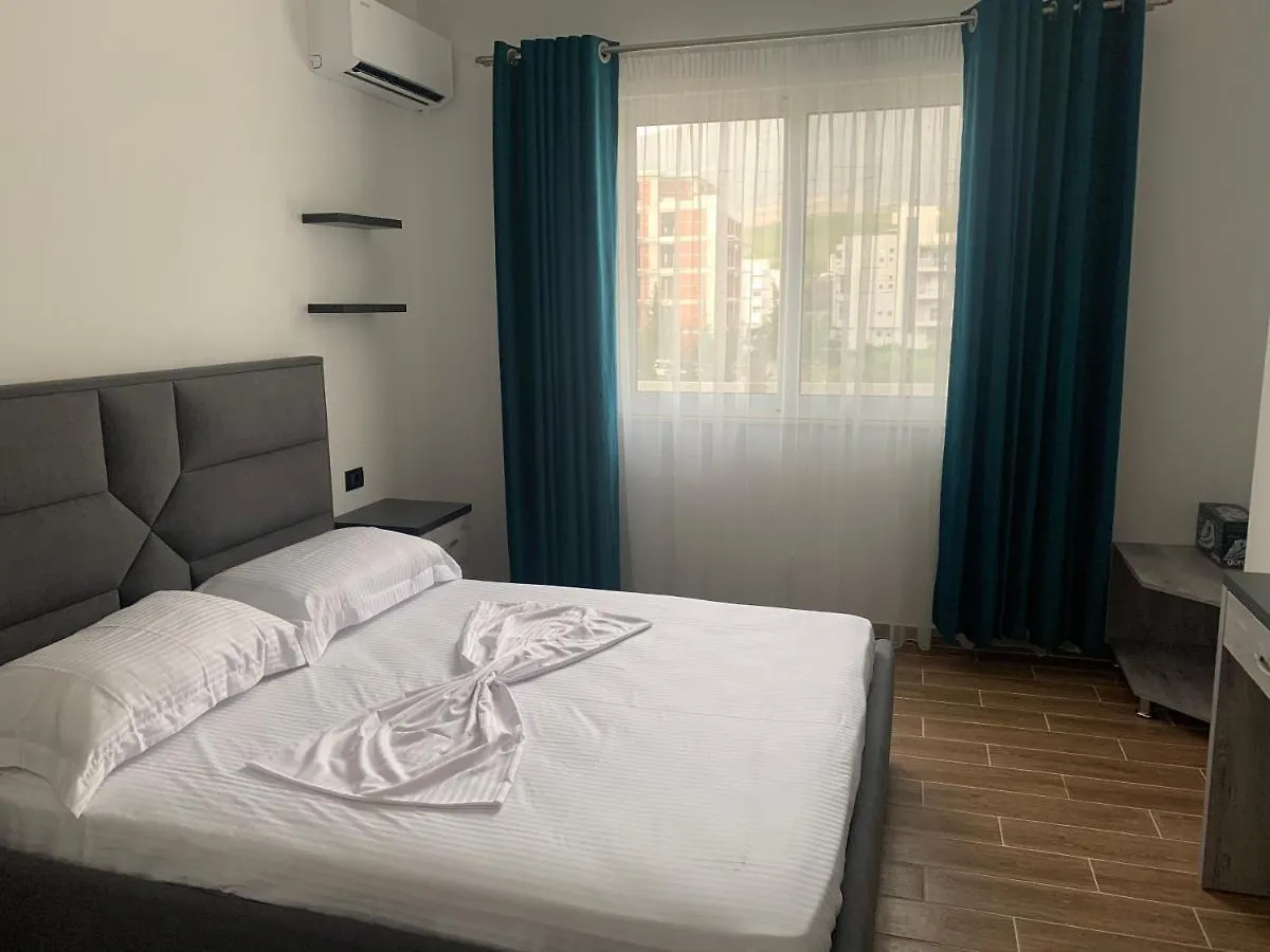 דירה אוריקום Sea & Mountain View Apartament אלבניה