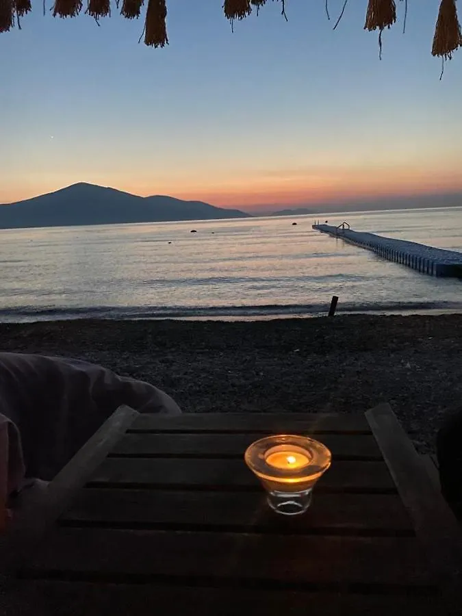 אוריקום Sea & Mountain View Apartament
