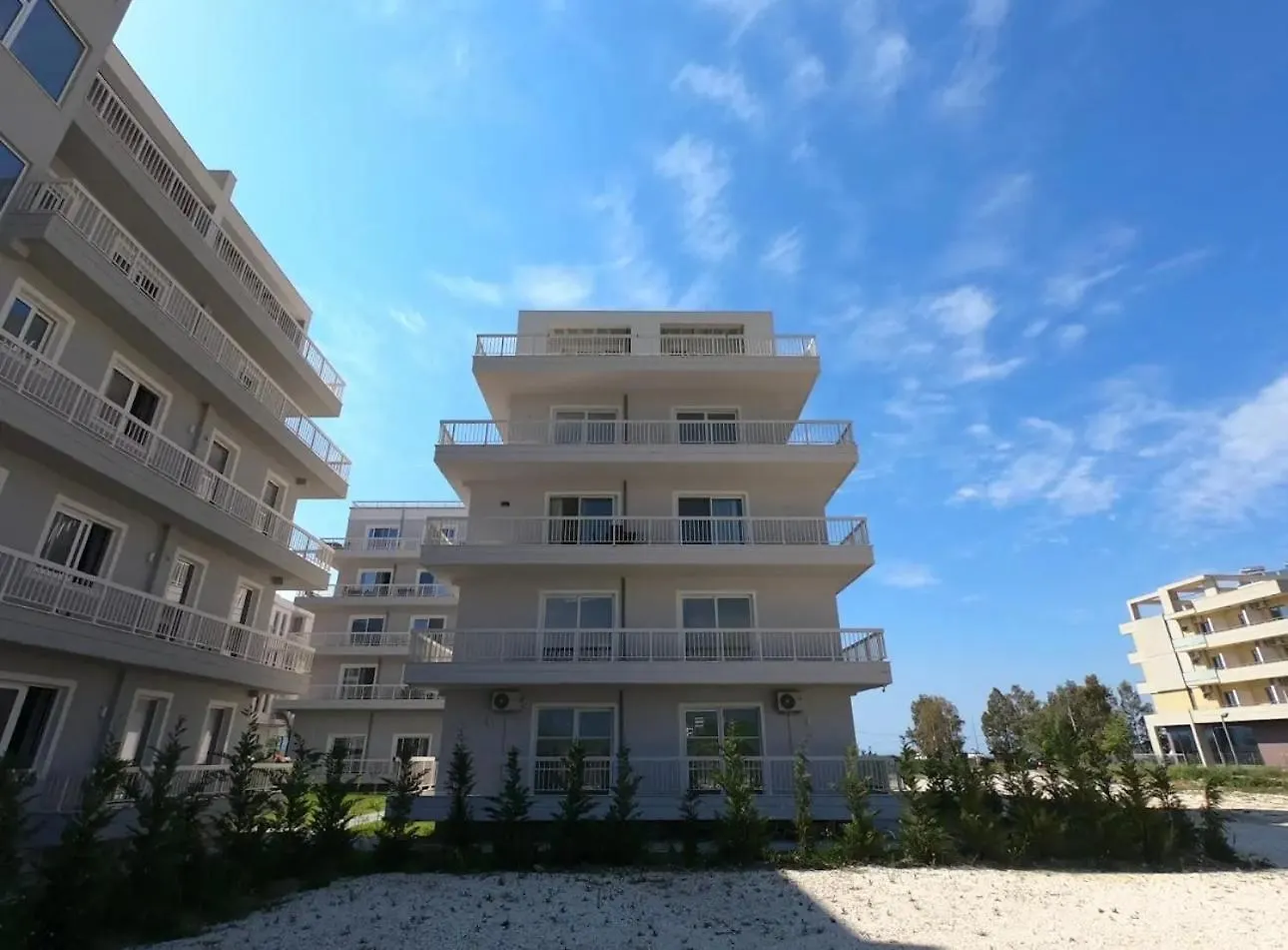 אוריקום Sea & Mountain View Apartament אלבניה